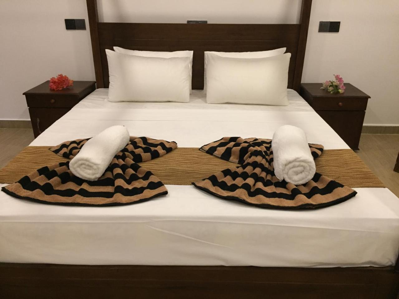 Bay Hiriketiya Hotell Dikwella Eksteriør bilde